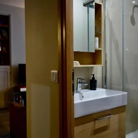 Apartamento Charming For 4 People 1 Baby In The Heart Of París
